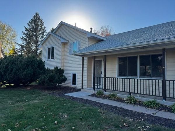 306 71st Street N, Mahtomedi, MN 55115