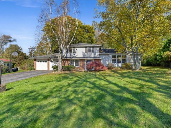 28 Candlewood Drive , Pittsford, NY 14534