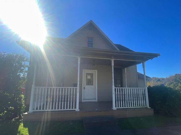 356 W Jefferson Avenue, Mcconnelsville, OH 43756