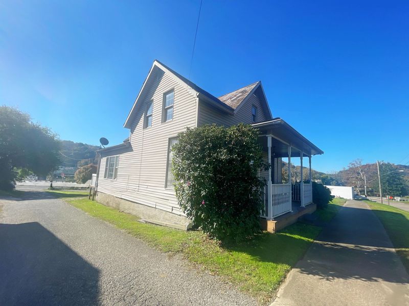 356 W Jefferson Avenue, McConnelsville, OH 43756 Photo 17