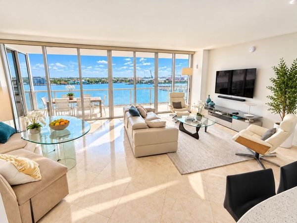 400 ALTON Road, Unit 1704, Miami Beach, FL 33139