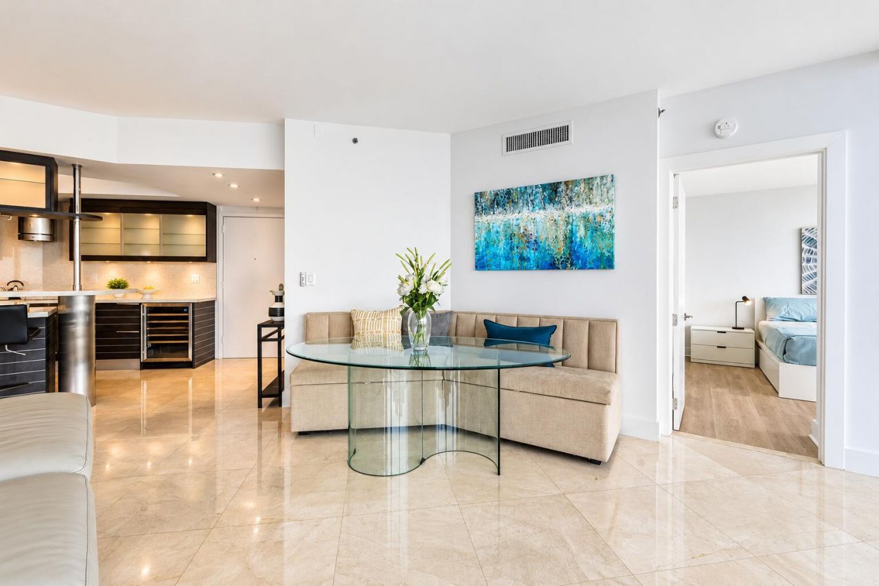 400 Alton Road, Unit 1704, Miami Beach, FL 33139 Photo