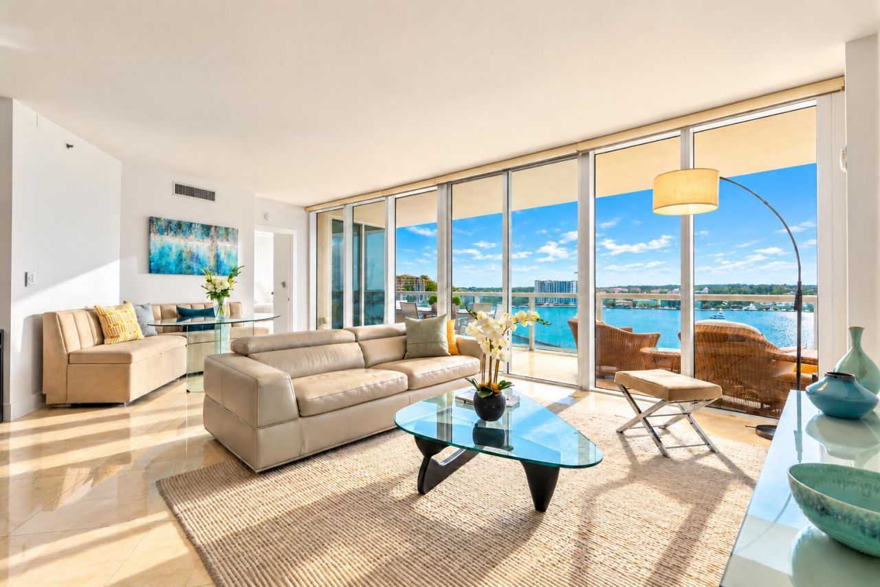 400 Alton Road, Unit 1704, Miami Beach, FL 33139 Photo