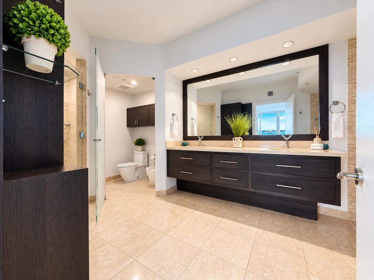 400 Alton Road, Unit 1704, Miami Beach, FL 33139 Photo
