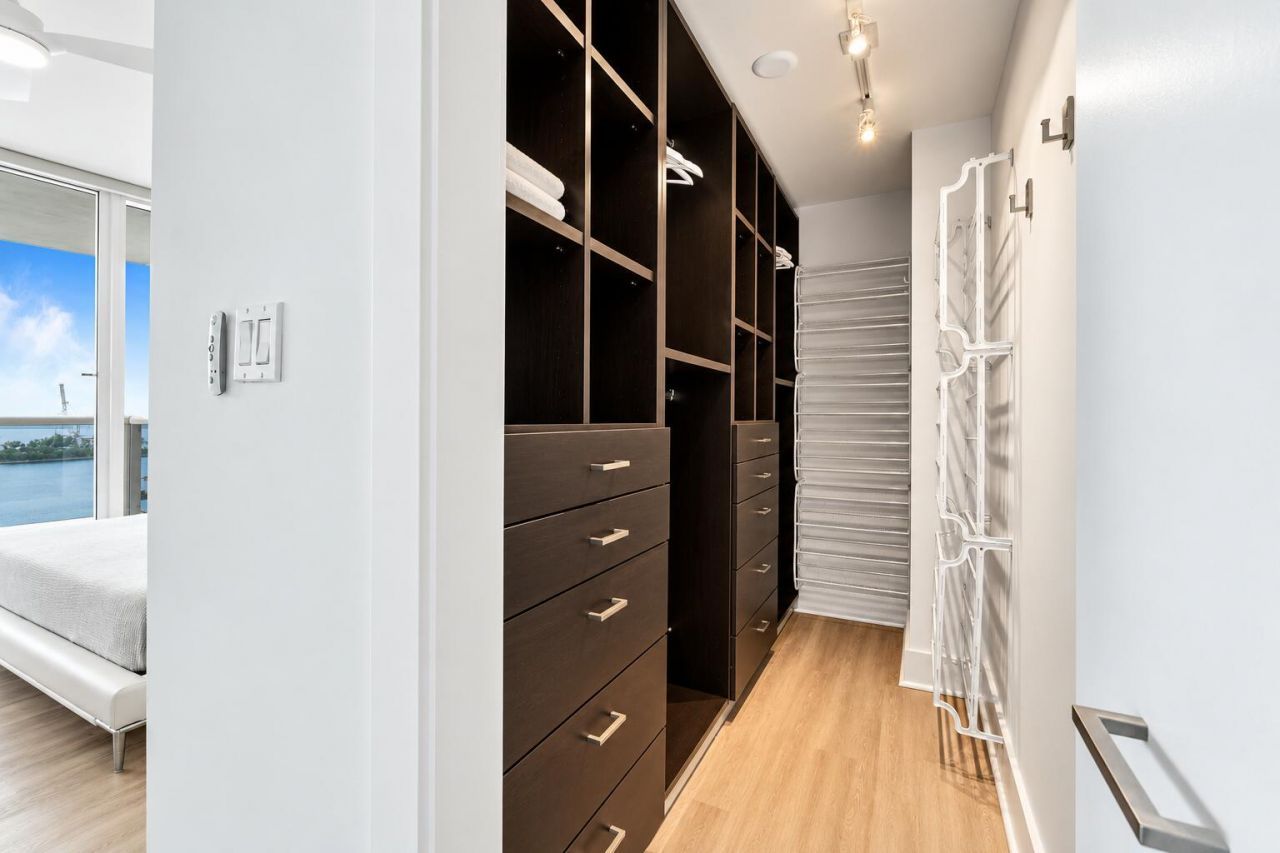 400 Alton Road, Unit 1704, Miami Beach, FL 33139 Photo