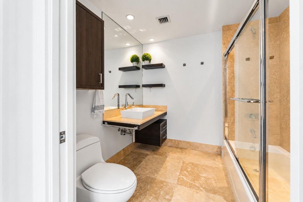 400 Alton Road, Unit 1704, Miami Beach, FL 33139 Photo
