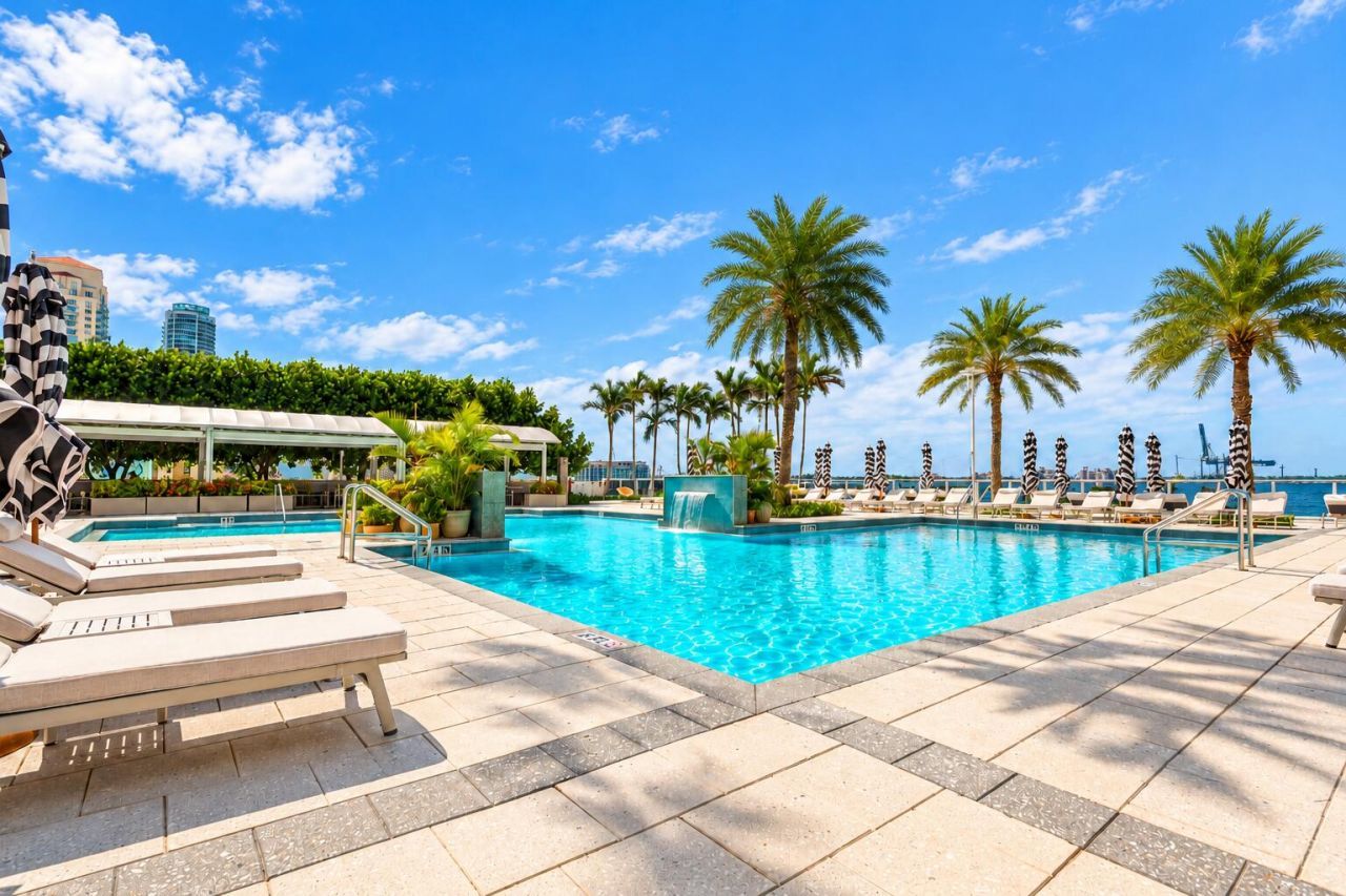 400 Alton Road, Unit 1704, Miami Beach, FL 33139 Photo