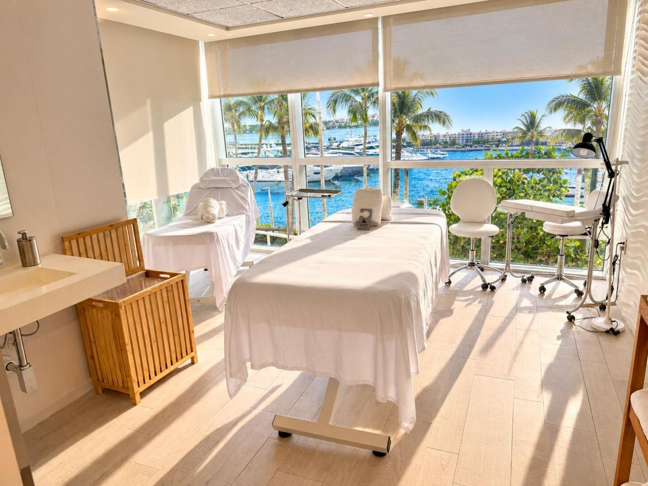 400 Alton Road, Unit 1704, Miami Beach, FL 33139 Photo