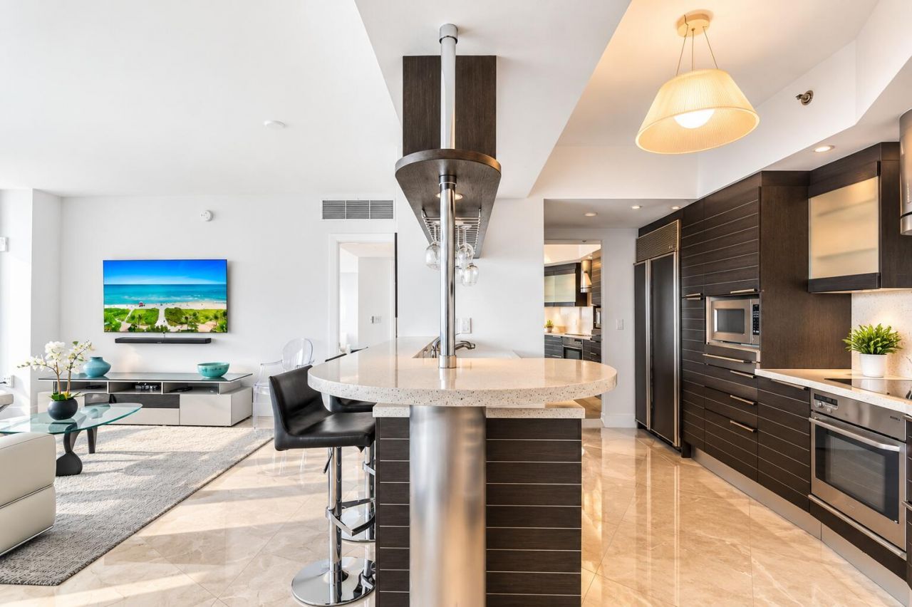400 Alton Road, Unit 1704, Miami Beach, FL 33139 Photo