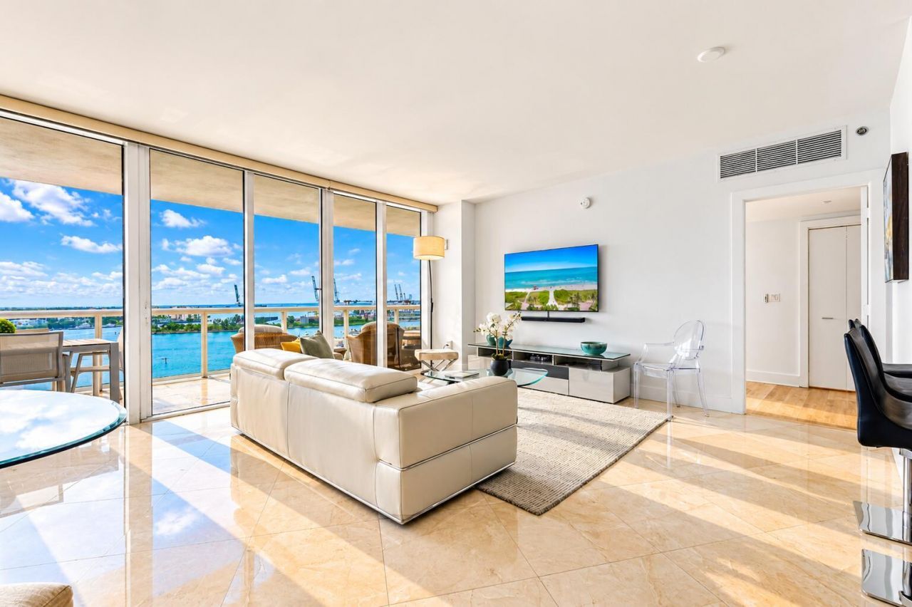400 Alton Road, Unit 1704, Miami Beach, FL 33139 Photo