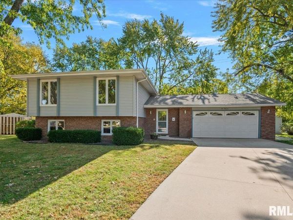 200 SAXON Drive, Springfield, IL 62704