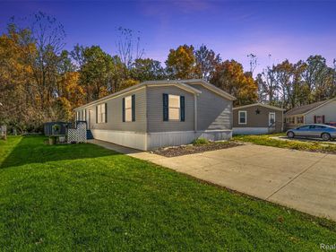 165 Apollo Circle , Flushing, Mi 48433