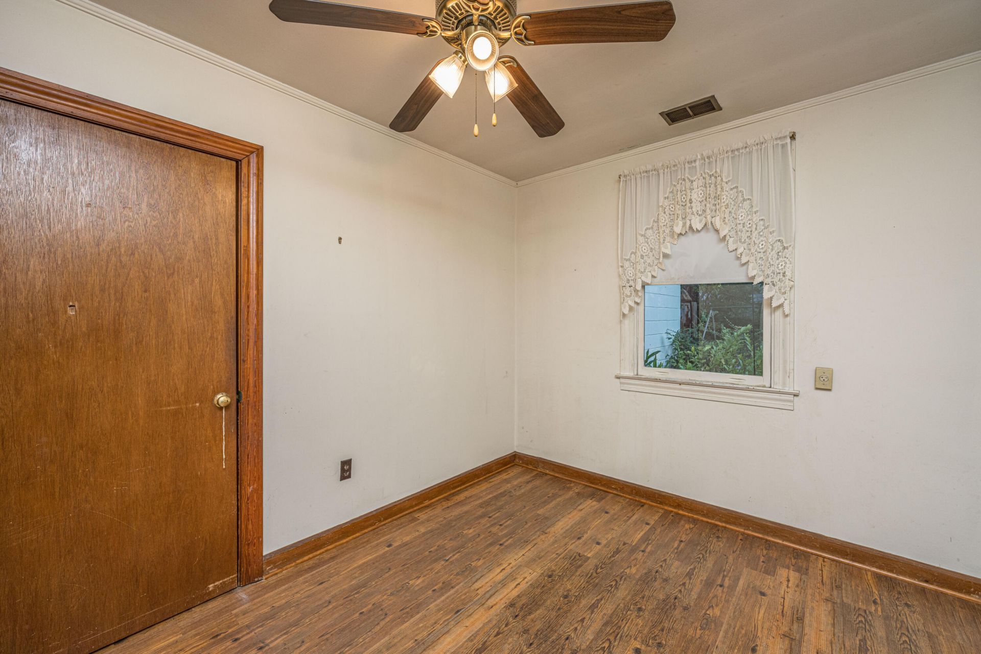 1716 W Avalon Circle Photo 18