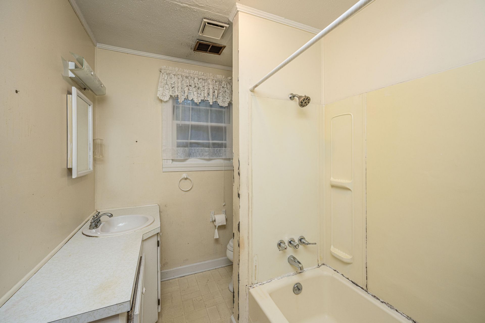 1716 W Avalon Circle Photo 23