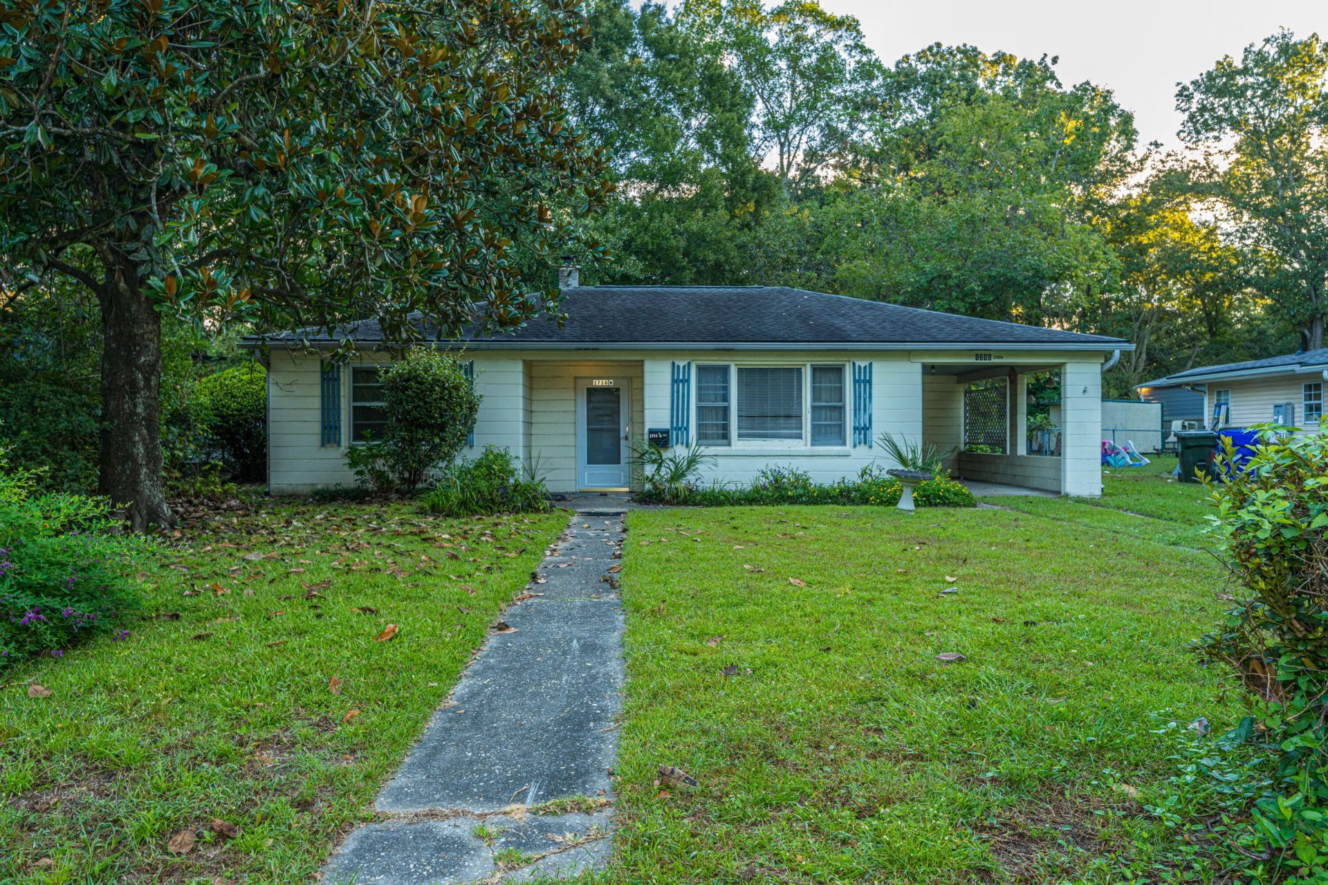 1716 W Avalon Circle Photo 4