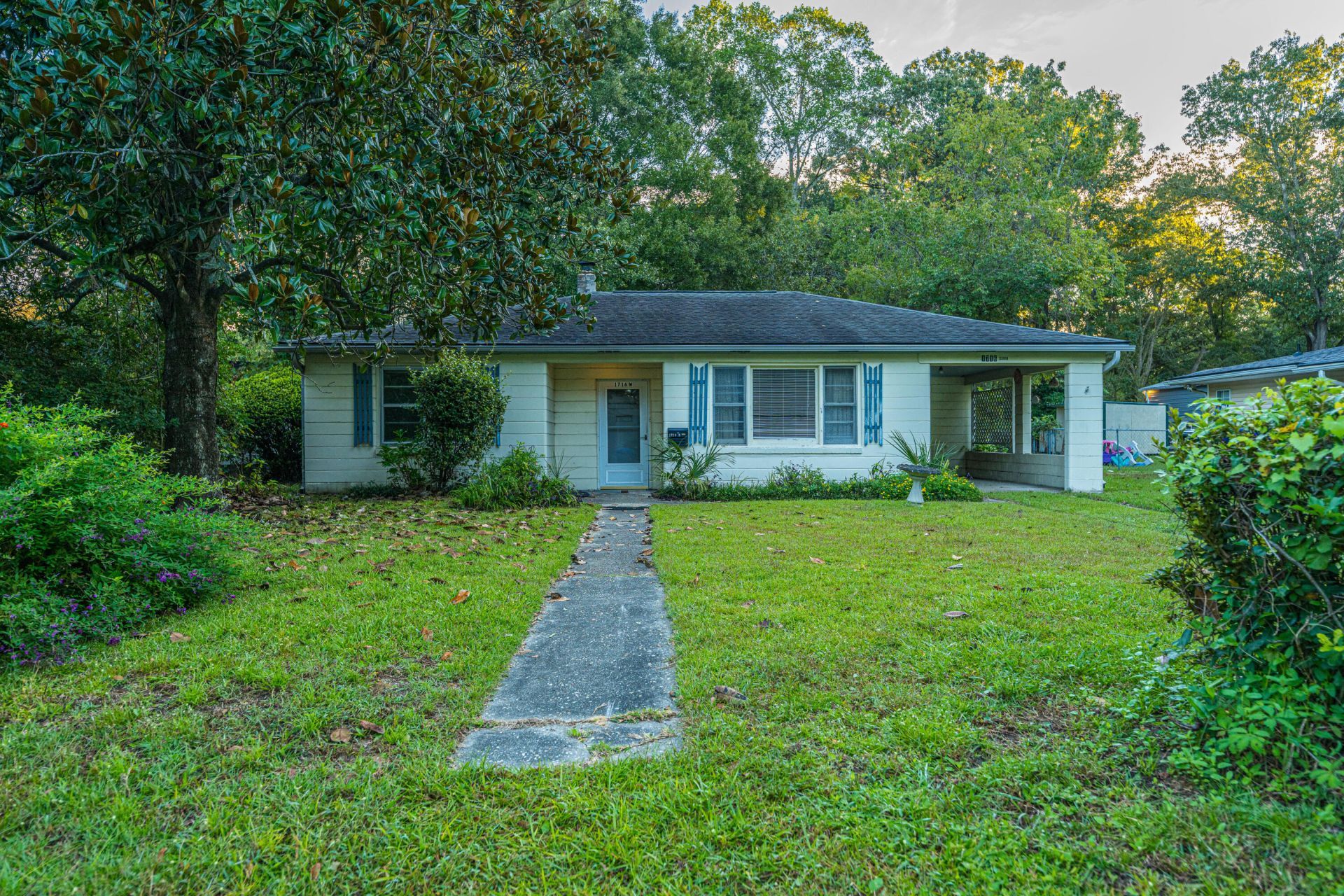 1716 W Avalon Circle Photo 7