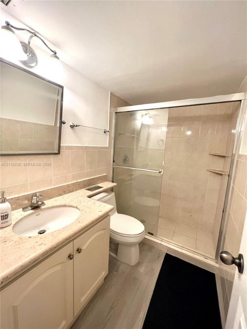 8233 Harding Ave , Unit 204, Miami Beach, FL 33141 Photo