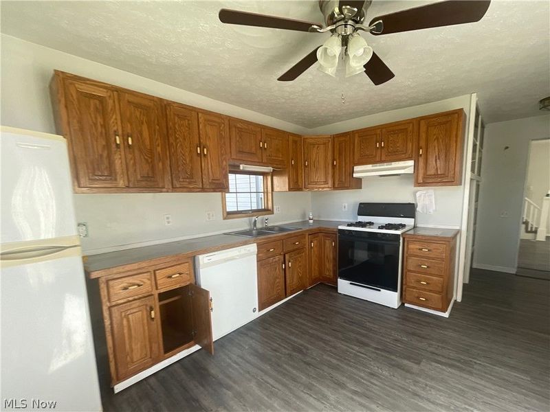 356 W Jefferson Avenue, McConnelsville, OH 43756 Photo 10