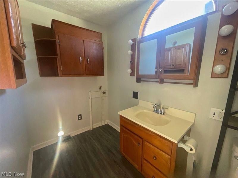 356 W Jefferson Avenue, McConnelsville, OH 43756 Photo 11