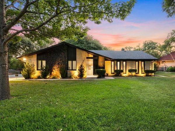 8559 S Mediterranean Circle, Dallas, TX 75238