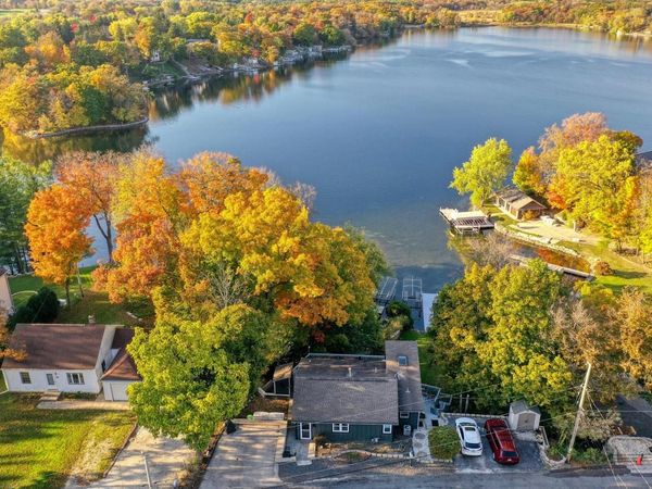 W288N8053 Park DRIVE, Hartland, WI 53029