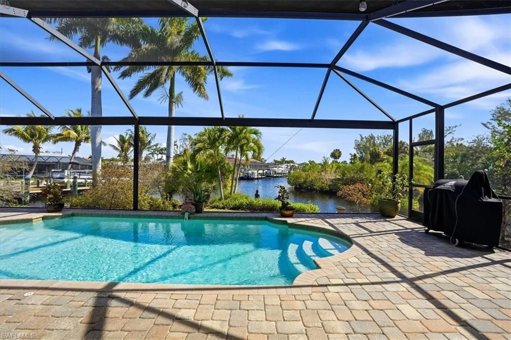 2105 Ottersrest Ln, Cape Coral, FL 33990 Photo