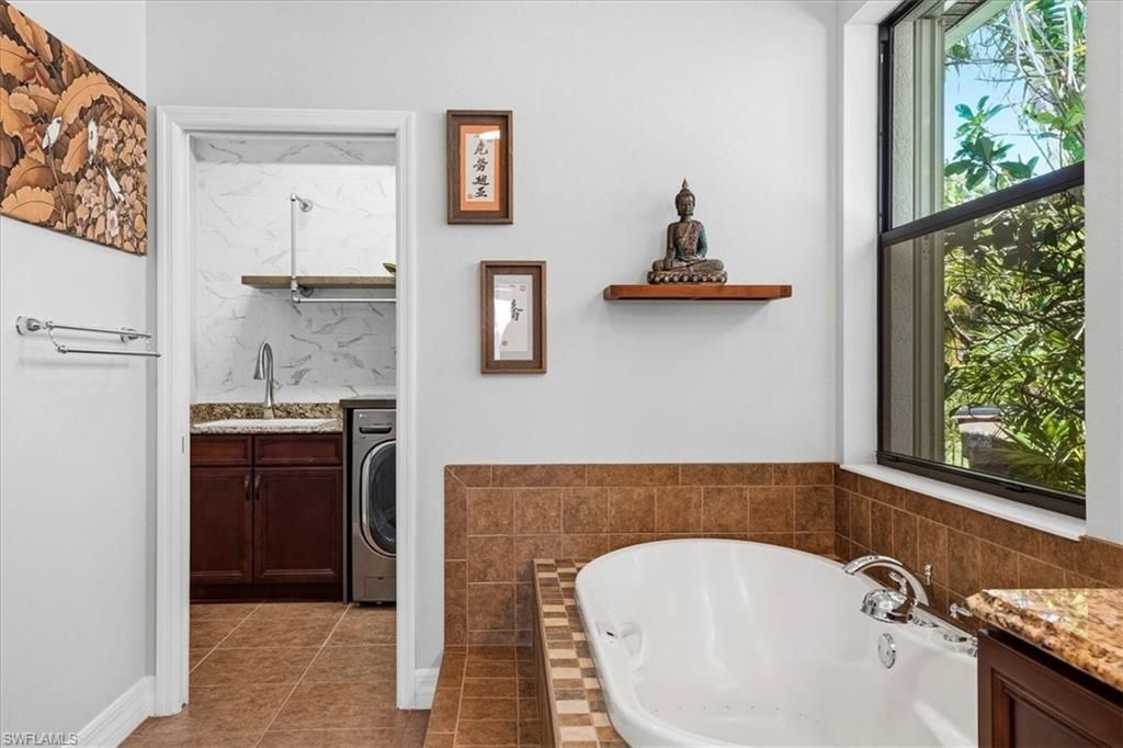 2105 Ottersrest Ln, Cape Coral, FL 33990 Photo