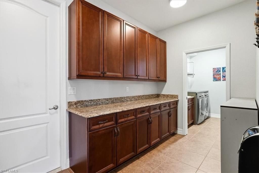 2105 Ottersrest Ln, Cape Coral, FL 33990 Photo