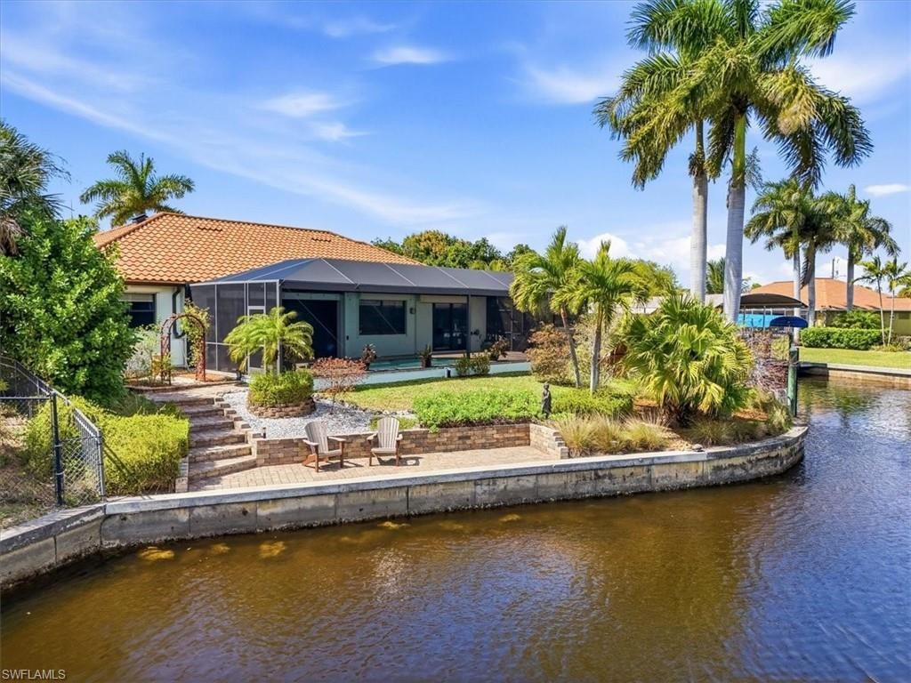 2105 Ottersrest Ln, Cape Coral, FL 33990 Photo
