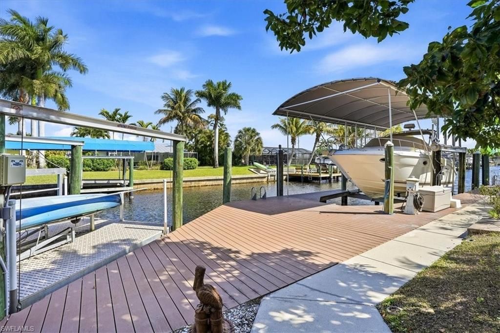 2105 Ottersrest Ln, Cape Coral, FL 33990 Photo