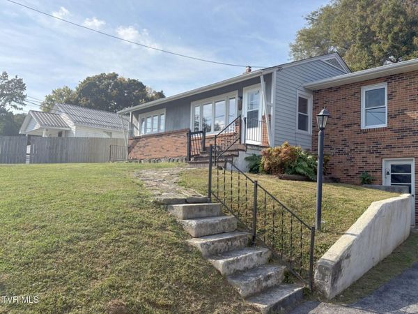 217 Sprinkle Avenue, Marion, VA 24354