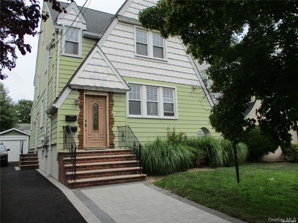 127 Gordon , Valley Stream, NY 11581