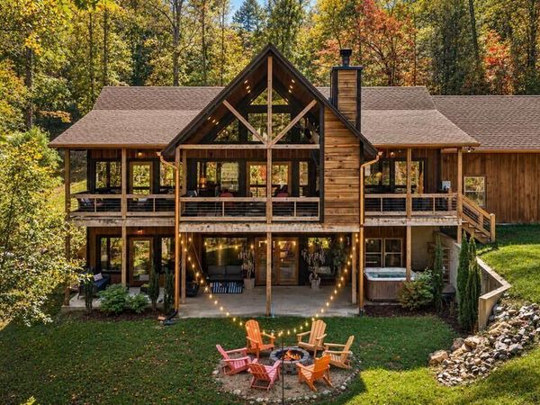 50 W Shalom Court, Blue Ridge, GA 30513