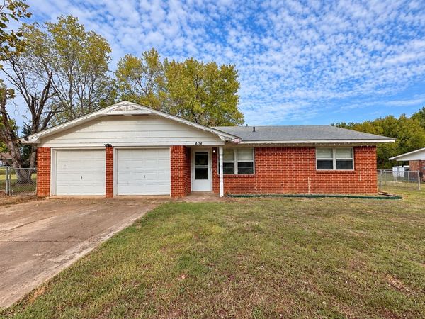 404 E Colonial Drive , Konawa, OK 74849