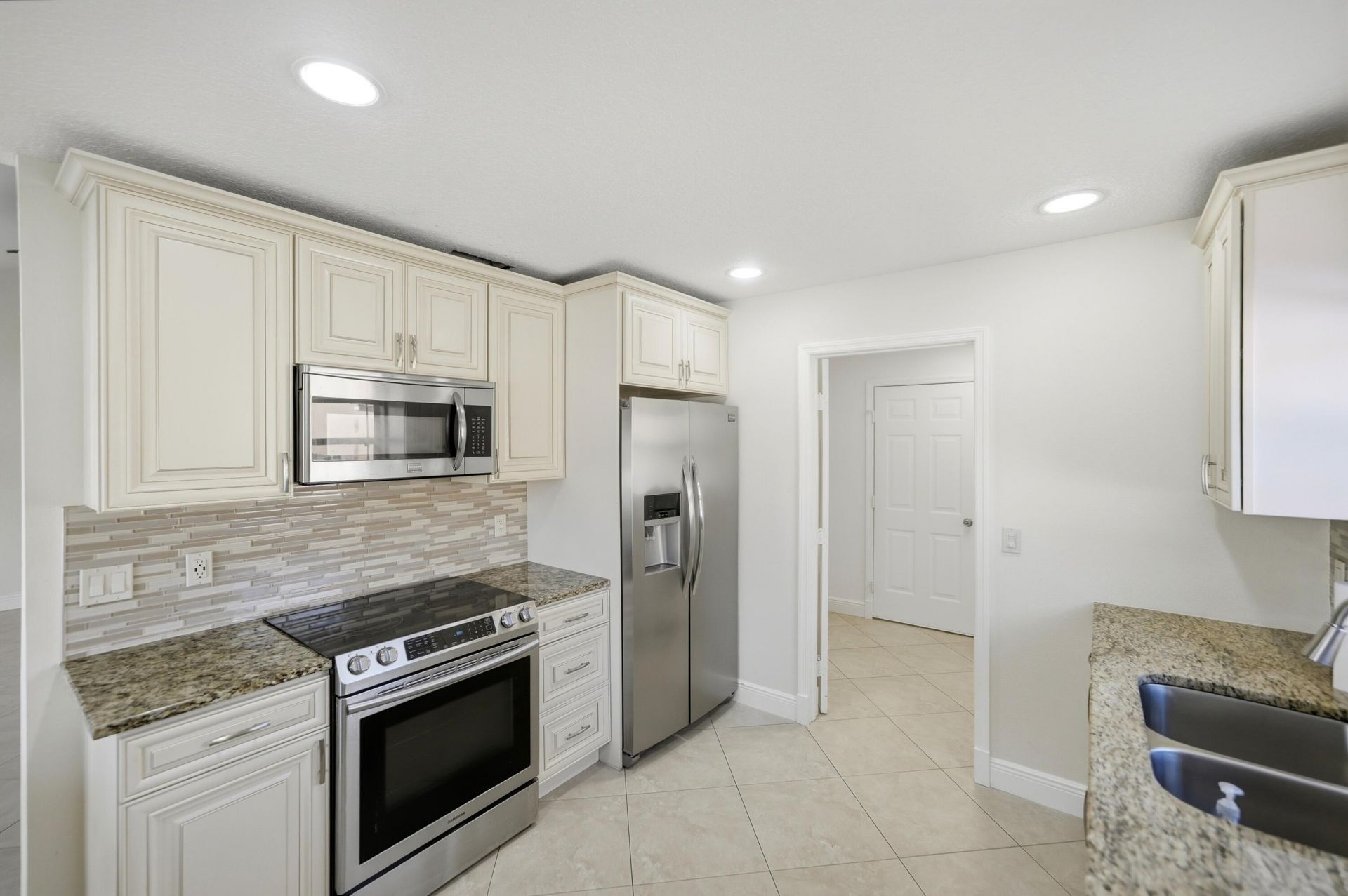 525 SW Halden Avenue, Port Saint Lucie, FL 34953 Photo