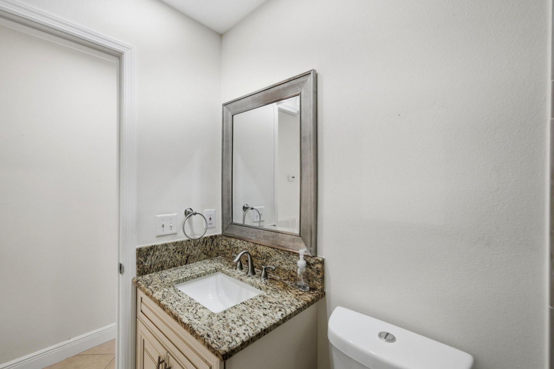 525 SW Halden Avenue, Port Saint Lucie, FL 34953 Photo