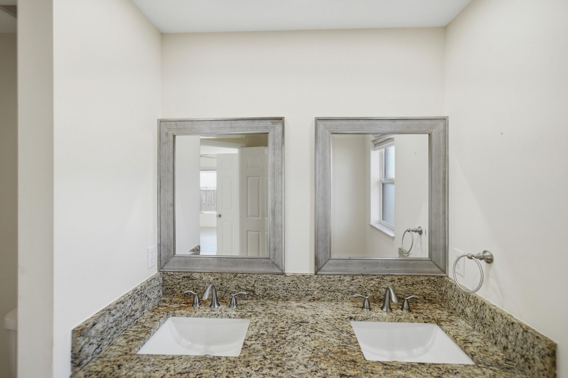 525 SW Halden Avenue, Port Saint Lucie, FL 34953 Photo