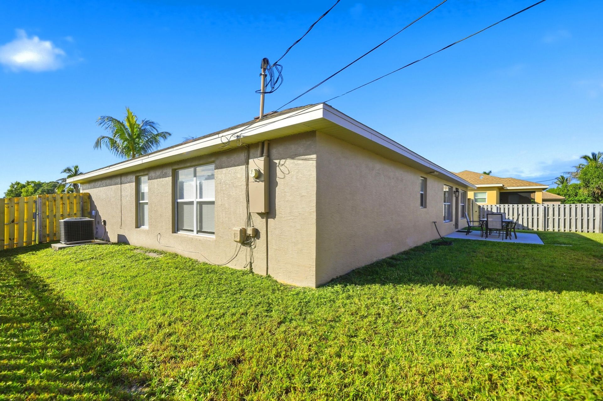 525 SW Halden Avenue, Port Saint Lucie, FL 34953 Photo