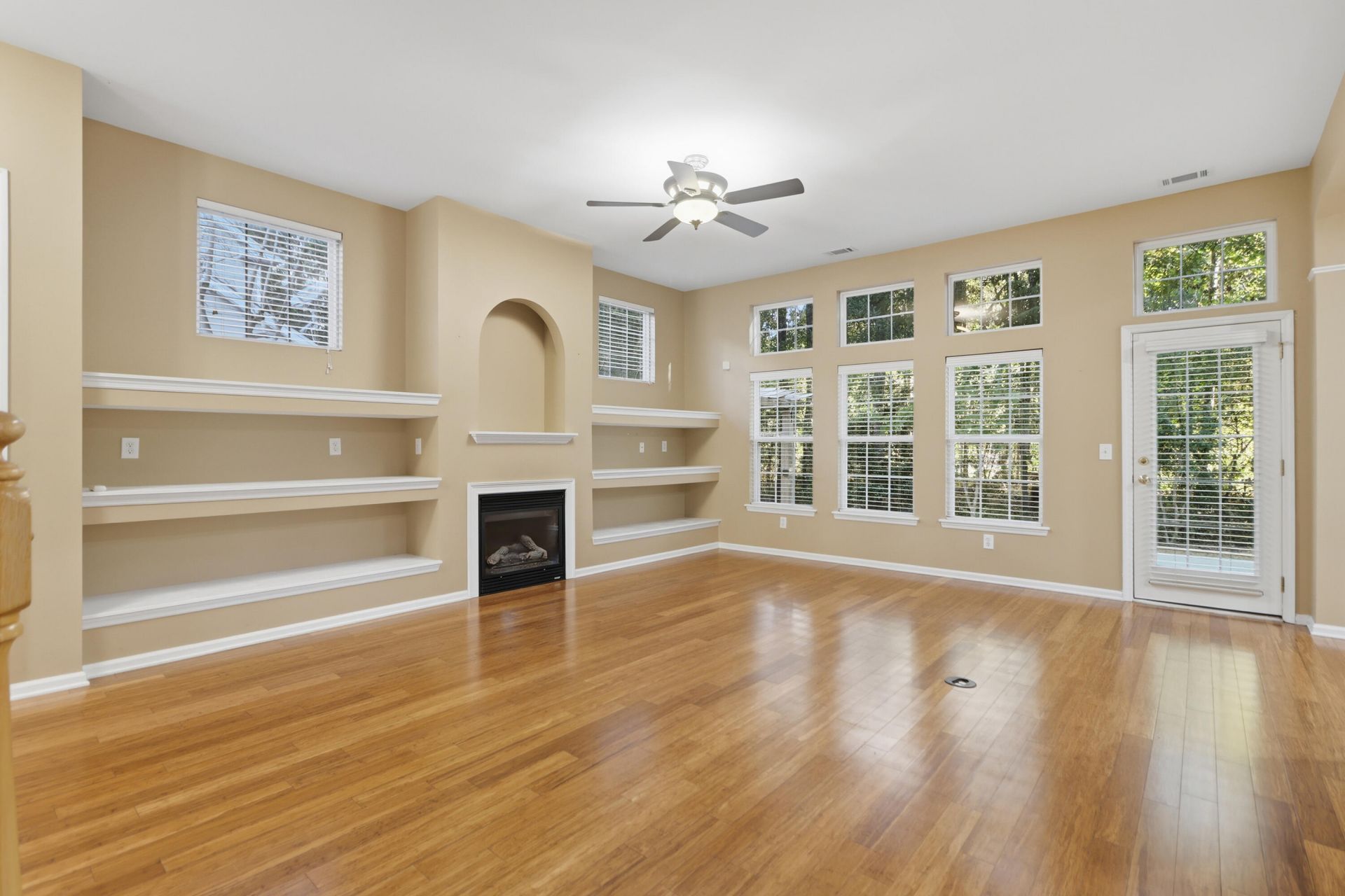 2459 Draymohr Court Photo 6
