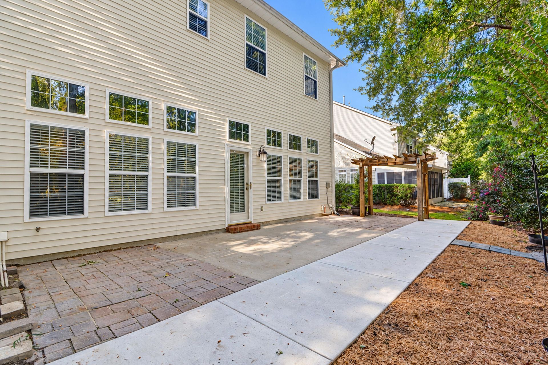2459 Draymohr Court Photo 8