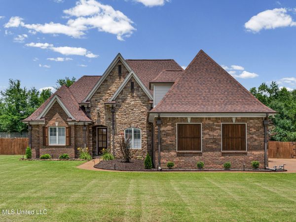 8828 Shallow Creek Drive, Olive Branch, MS 38654