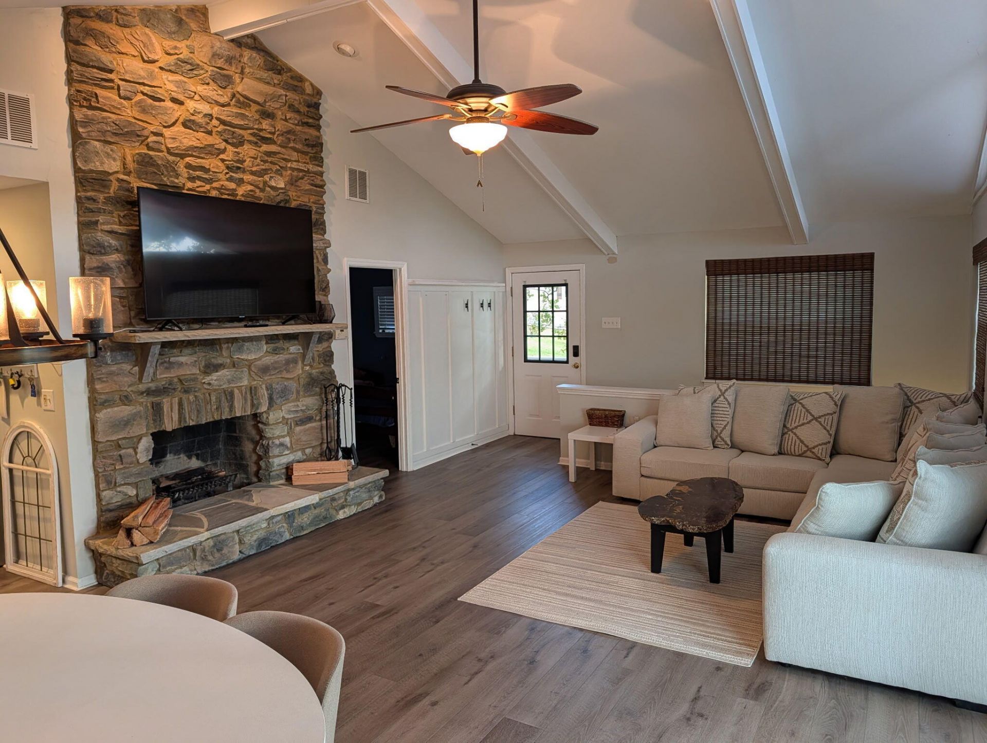 405 Rockbridge Road Photo 4