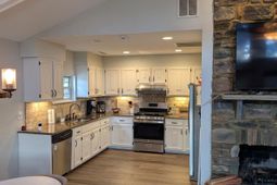 405 Rockbridge Road photo 4