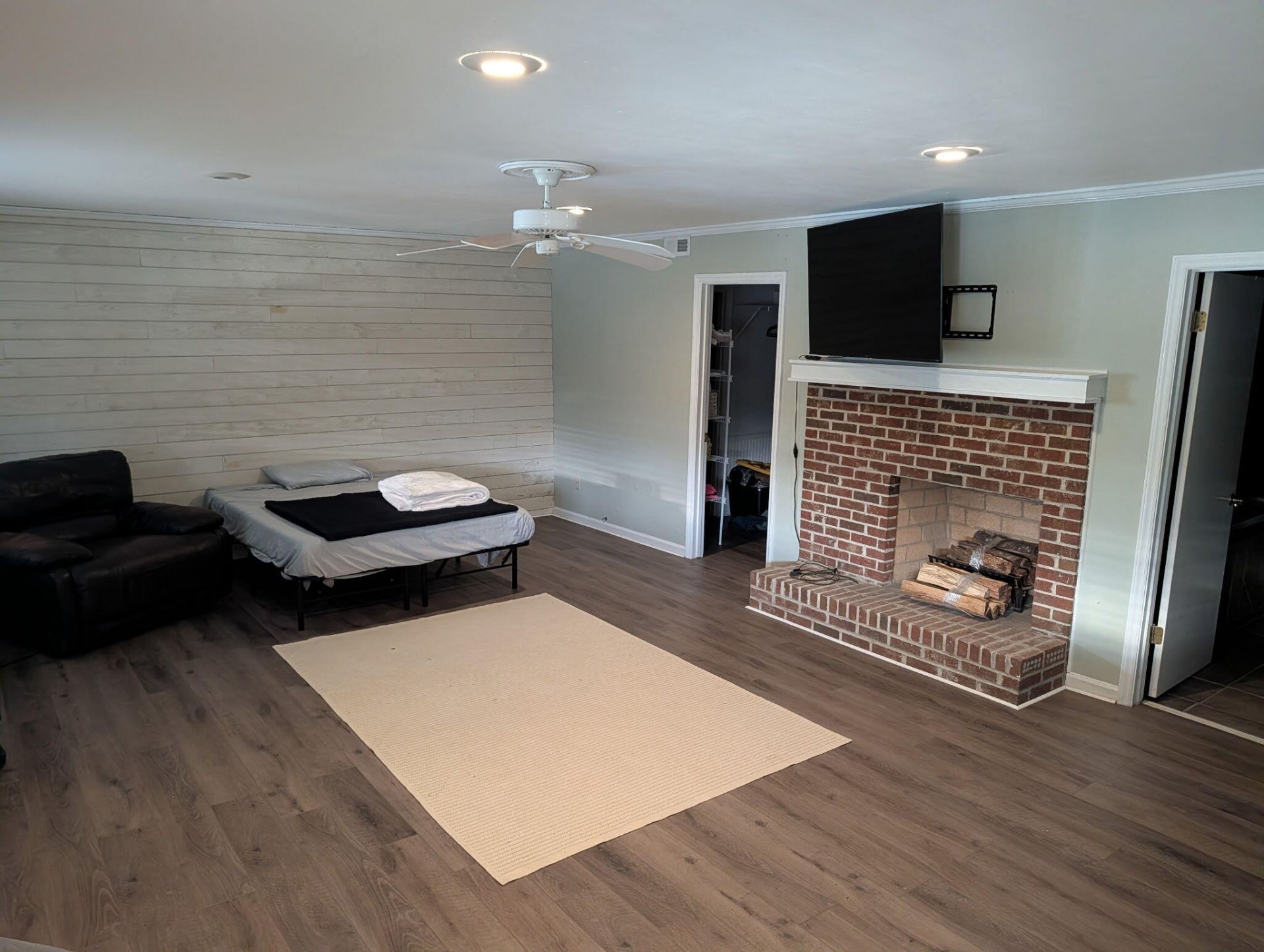 405 Rockbridge Road Photo 9