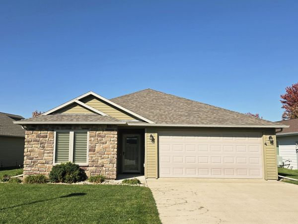 115 Stoneybrook Circle SW, Spencer, IA 51301