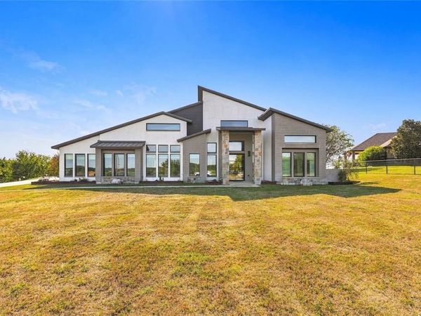 211 Hunter Pass, Waxahachie, TX 75165
