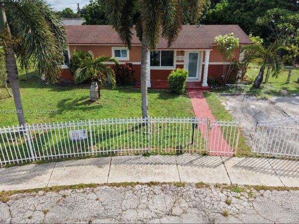 17935 NW 44th Ct , Miami Gardens, FL 33055