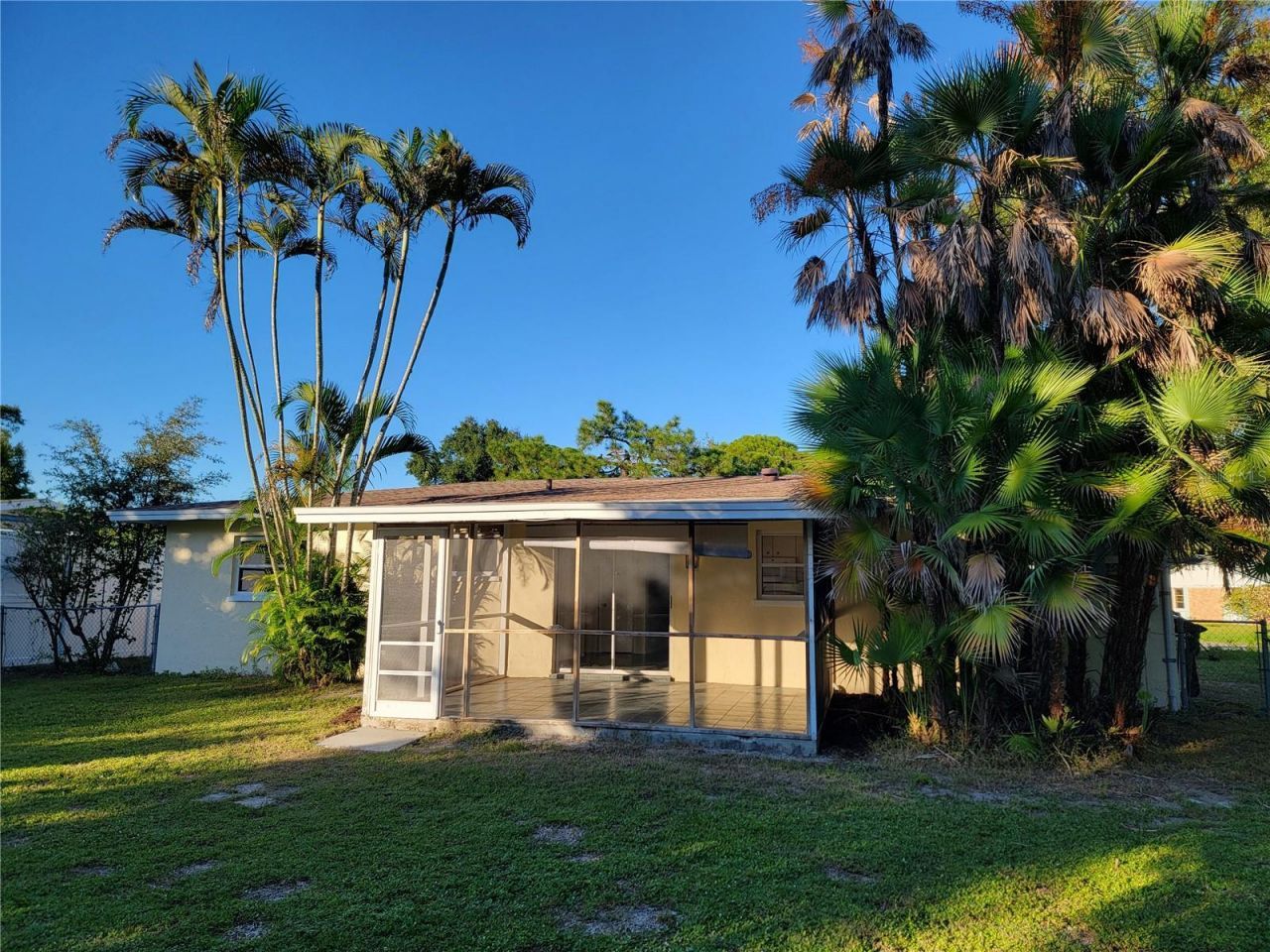 3988 Berkshire Drive, Sarasota, FL 34241 Photo