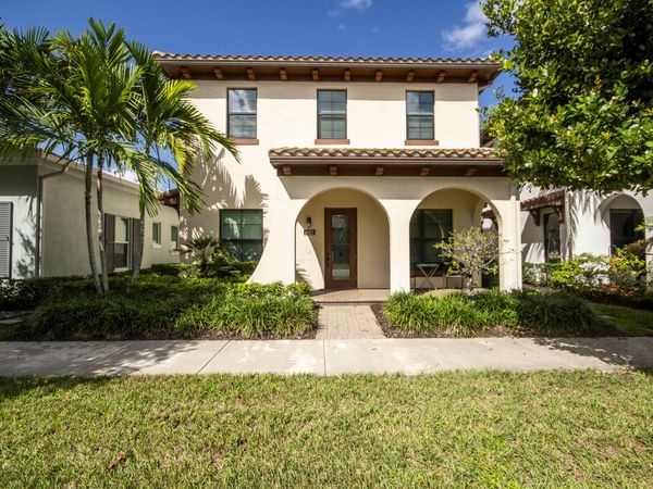 8023 Hobbes Way, Palm Beach Gardens, FL 33418