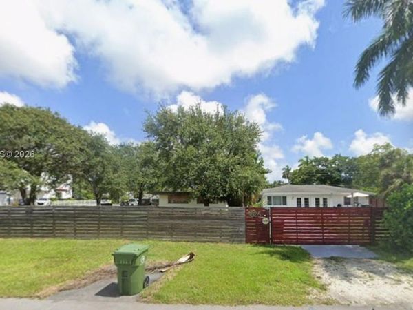 1825 SW 30th St , Fort Lauderdale, FL 33315